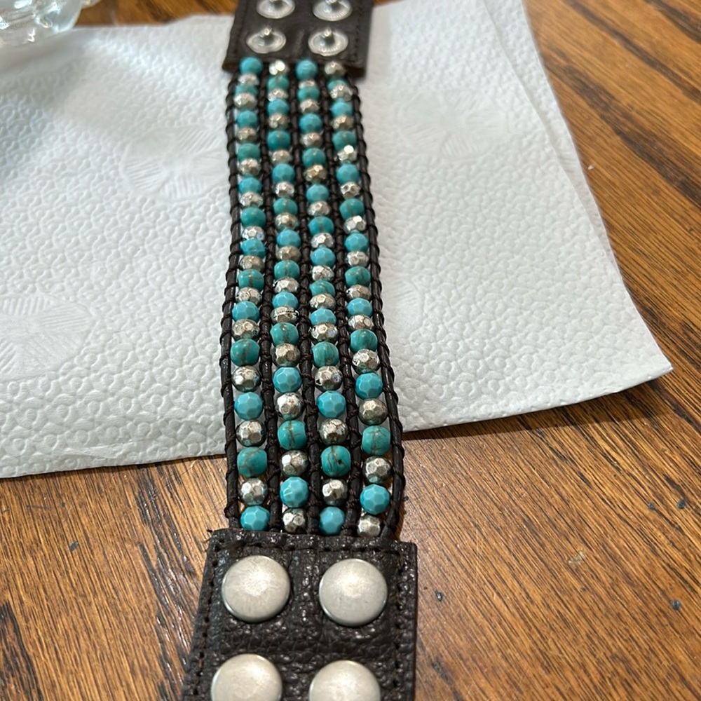Bracelet with 4 snaps